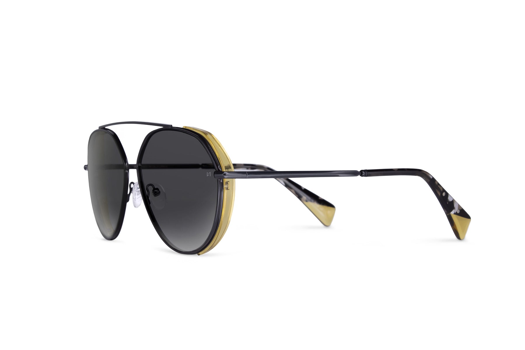 Unique Side blinders on Metal Pilot Sunglass